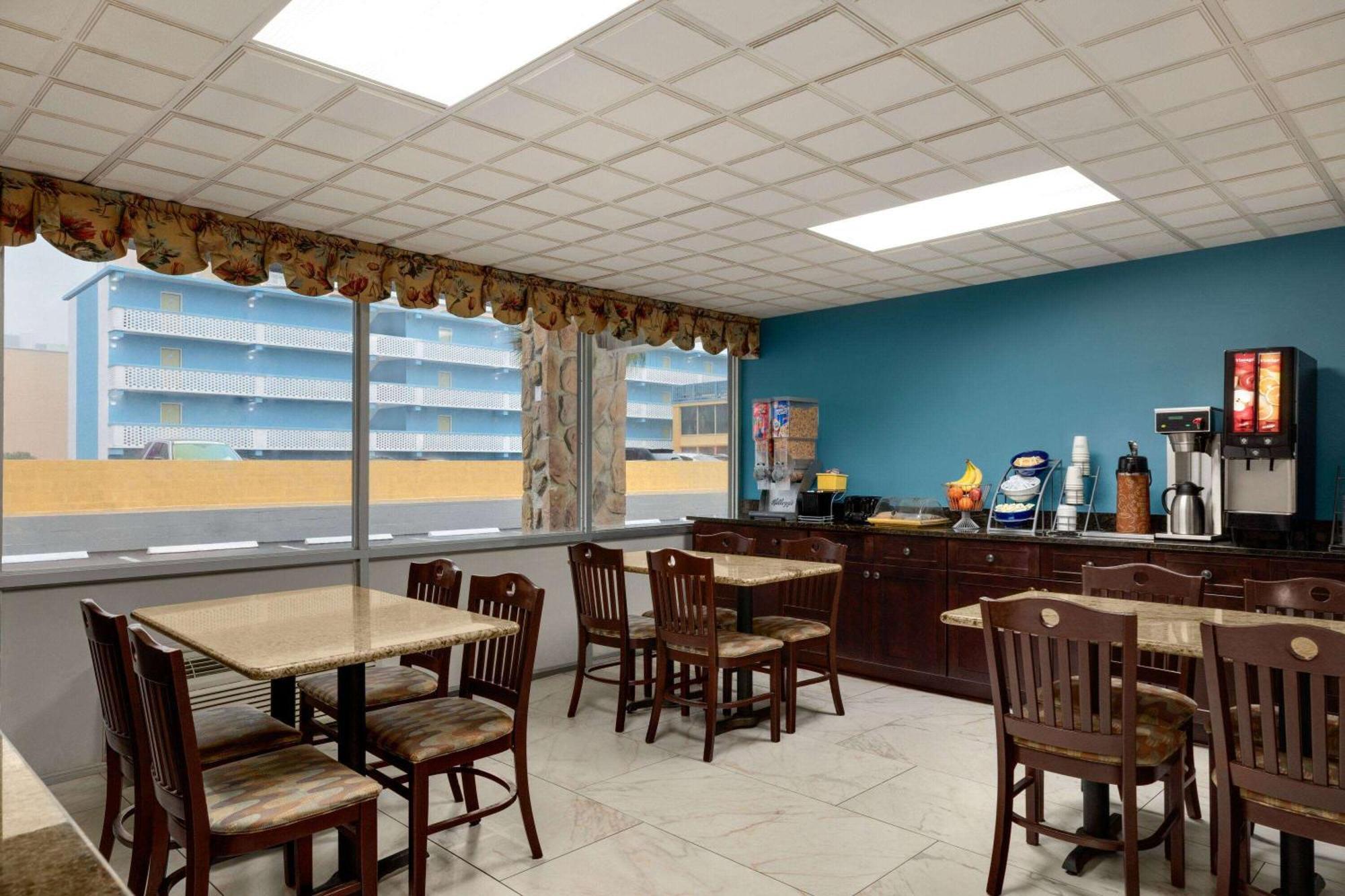 Days Inn By Wyndham Myrtle Beach-Beach Front Exteriör bild