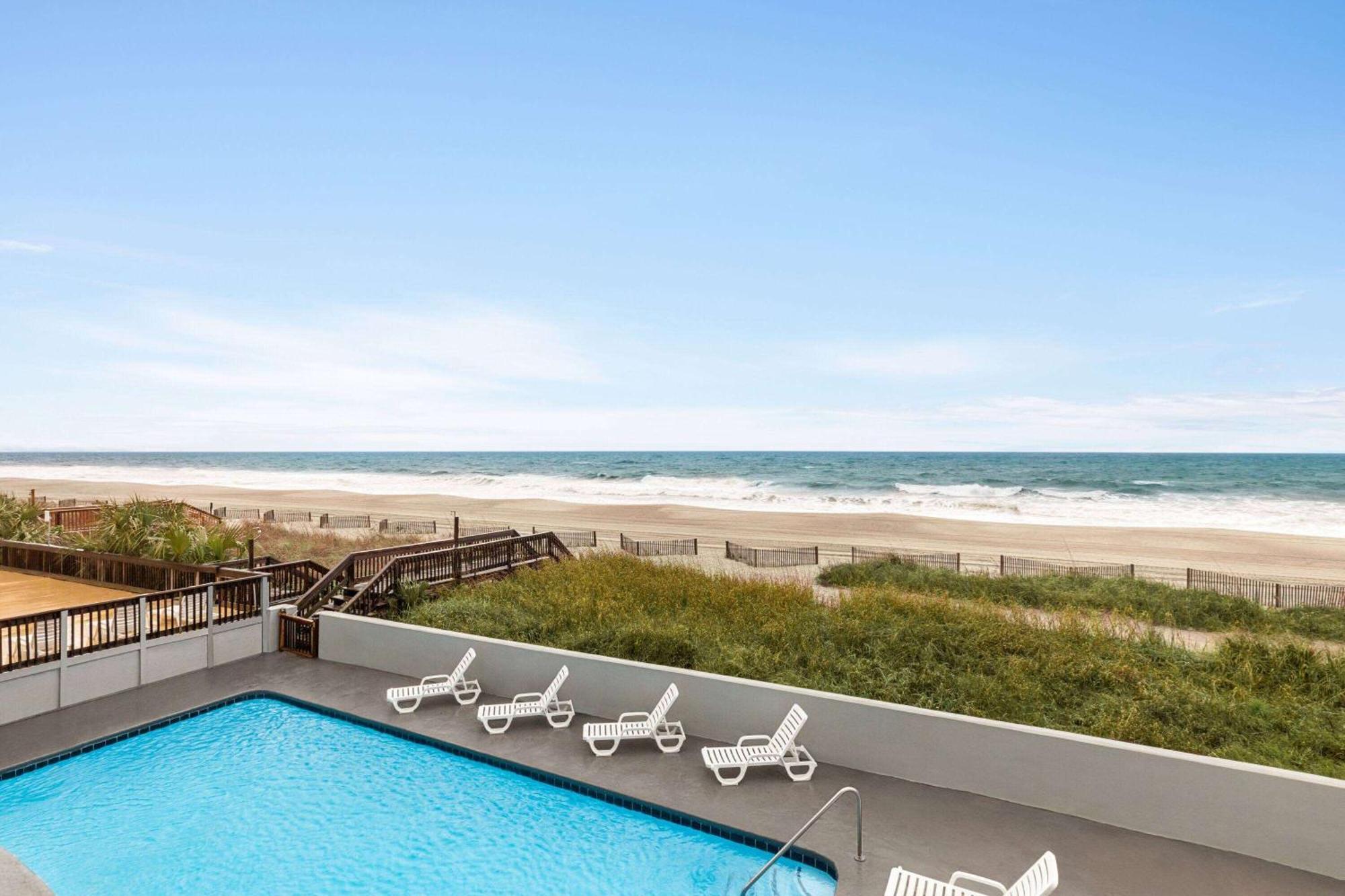 Days Inn By Wyndham Myrtle Beach-Beach Front Exteriör bild