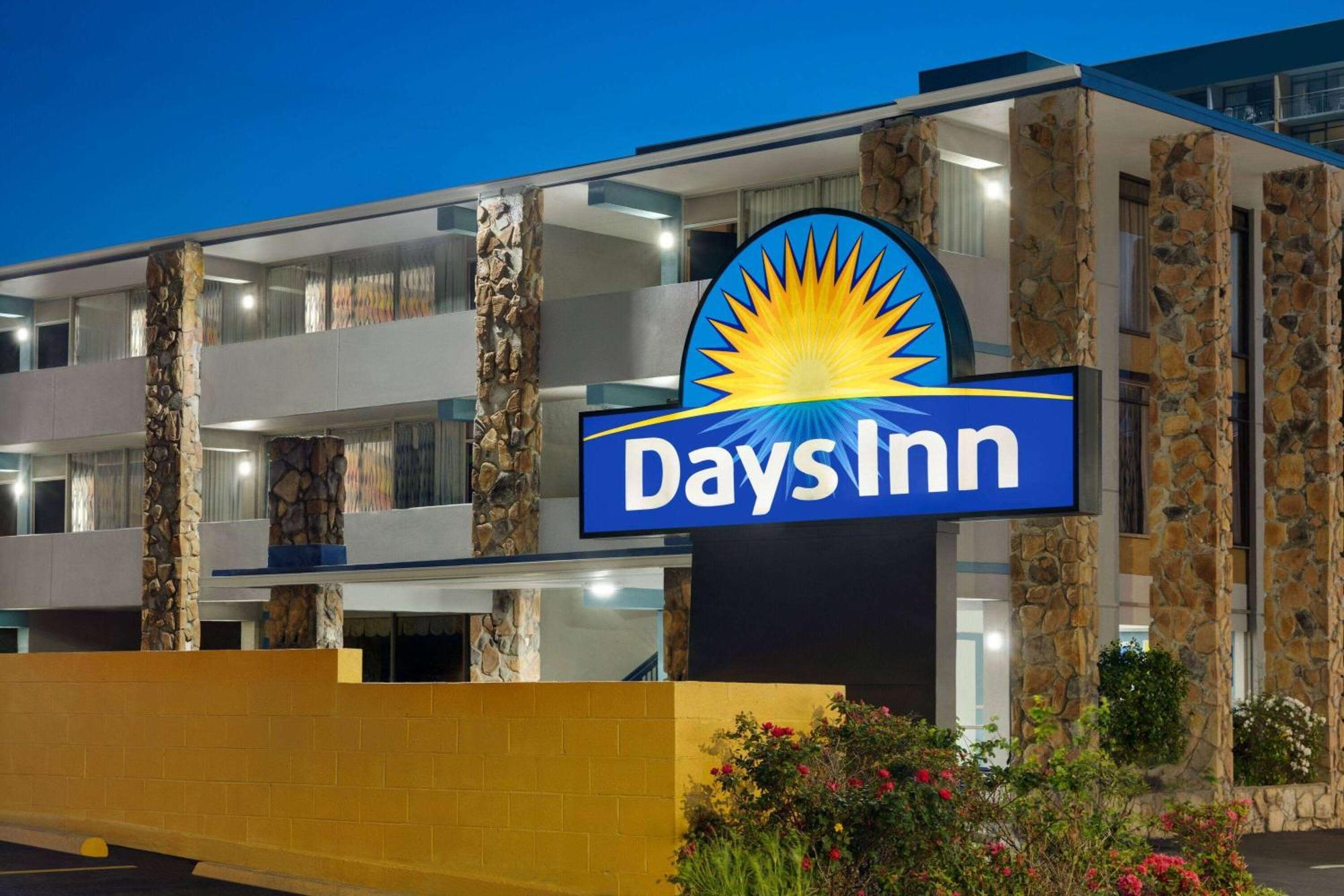Days Inn By Wyndham Myrtle Beach-Beach Front Exteriör bild